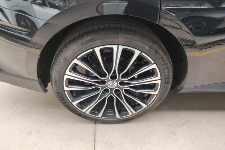 Used MG 7 2023 2.0T Automatic Hunter Luxury Edition
