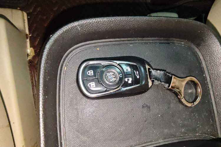 Used Buick GL8 2022 ES Land Cruiser 653T Luxury Model
