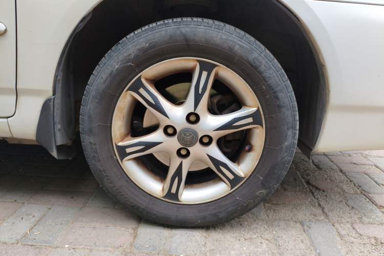 Used Toyota Corolla EX 2011 1.6L Automatic Classic Edition Right Front Wheel Hub