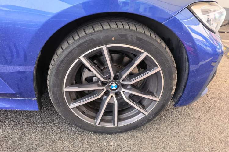 Used BMW 3 Series 2021 320Li M Sport Package Right Front Wheel Hub