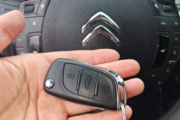Used Citroen C5 2016 1.6T Automatic Zunyue Model Vehicle Key