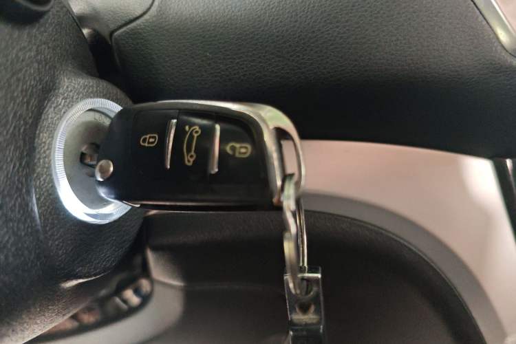 Used HYOSOW H3 2015 1.5L manual luxury version