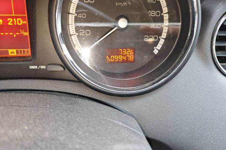 Used Peugeot 408 2011 1.6L Manual Comfort Edition