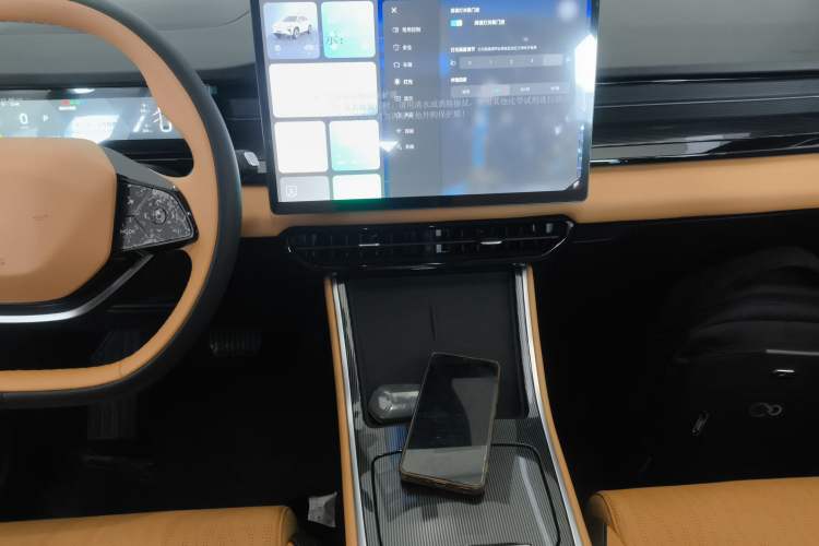 Used Livan Livan 7 2024 605 km Glory Edition