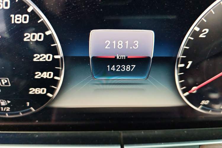 Used Mercedes-Benz E-Class 2018 Facelift E 300 L Luxury Edition