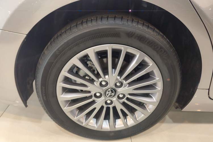 Used Toyota Camry 2024 Dual-Motor 2.0 HGVP Luxury Edition
