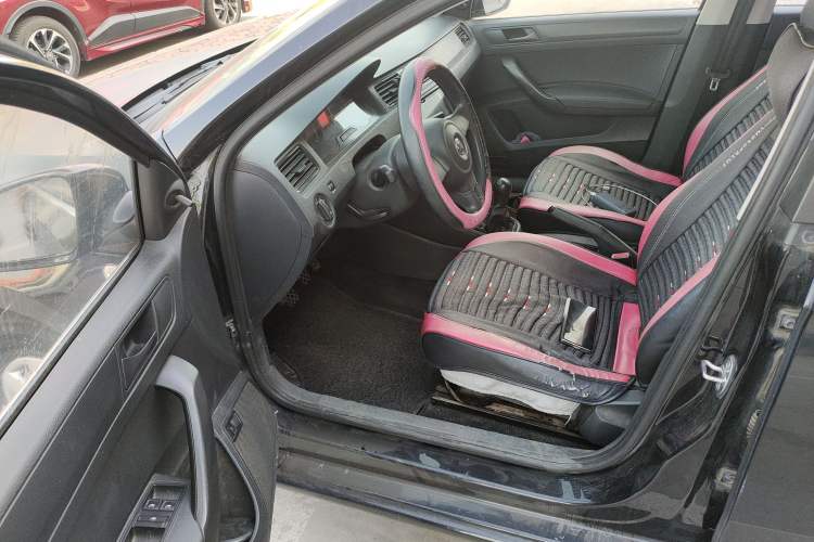 Used Volkswagen Santana 2015 1.4L Manual Fashion Edition Driver Seat