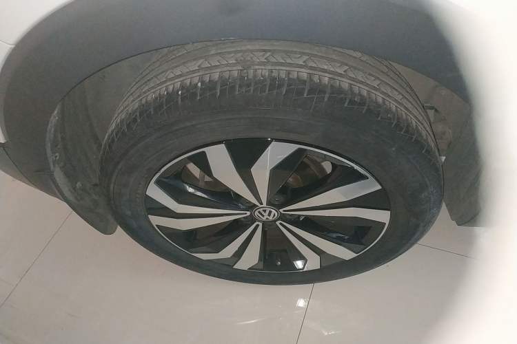 Used Volkswagen T-Cross 2020 280TSI DSG Luxury Edition Right Rear Wheel Hub