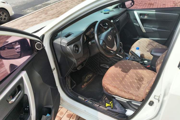 Used Toyota Levin 2017 Revised Dual-Engine 1.8H GS E-CVT Elite Sunroof Version China V Standard Driver Seat