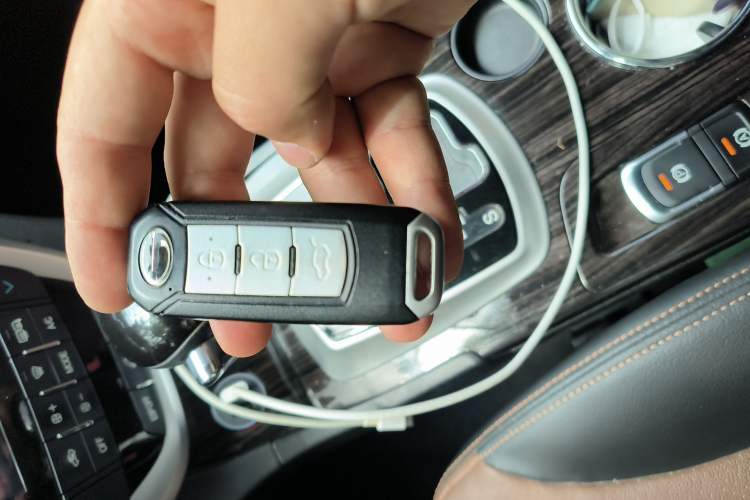 Used GAC Trumpchi GS5 Super 2015 2.0L Automatic Two-Wheel Drive Luxury Navigation Edition
