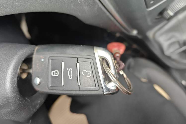 Used Peugeot 308 2014 Enjoy Edition Classic 1.6L Manual YouShang Model Vehicle Key