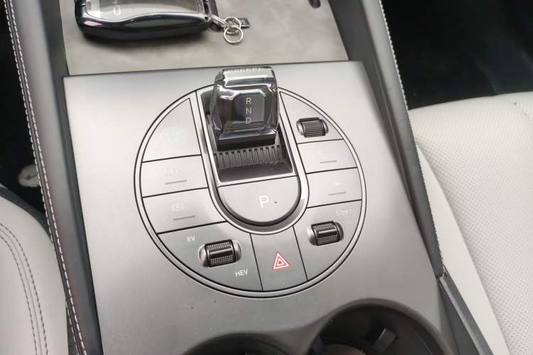 Used BYD Seal 06 New Energy 2024 DM-i 120KM Prestige Model Gear Lever