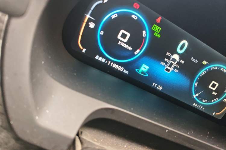 Used BYD Tang New Energy 2015 2.0T Four-Wheel-Drive Flagship Model
