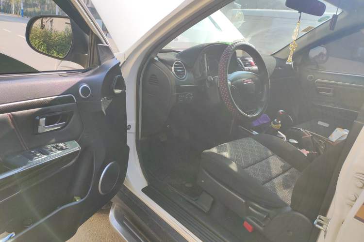 Used Haval H5 Classic 2015 2.0L Manual Two-Wheel Drive Entry-Level Trim
