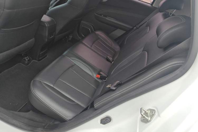 Used Geely Auto Vision X3 2019 Upgraded Model 1.5L Manual Elite Version