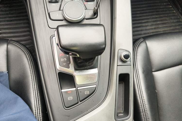 Used Audi A4L 2019 40 TFSI Ambition China VI