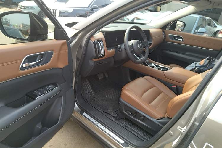 Used Nissan Pathfinder 2024 380 VC-TURBO Four-Wheel Drive Intelligent Driving Version 6 Seats Interior 3