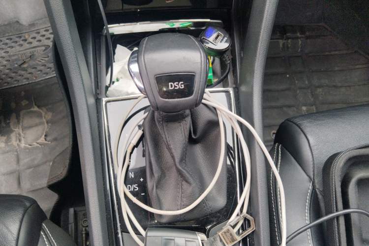 Used Skoda Kodiaq 2019 Facelifted TSI330 5-Seater Two-Wheel-Drive Luxury Enjoyment Edition China VI Standard Gear Lever