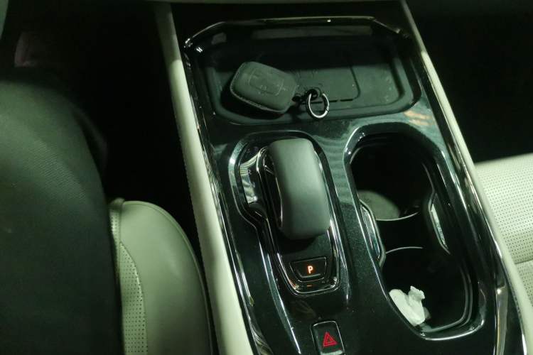 Used Zeekr 009 2024 7-Seater Walk-Through Version Four-Wheel Drive 108 kWh