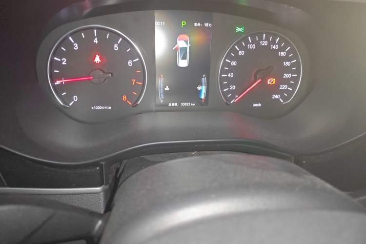 Used BYD Song MAX 2018 1.5T Automatic Smart Connect Luxury 6-Seater Odometer Close Up