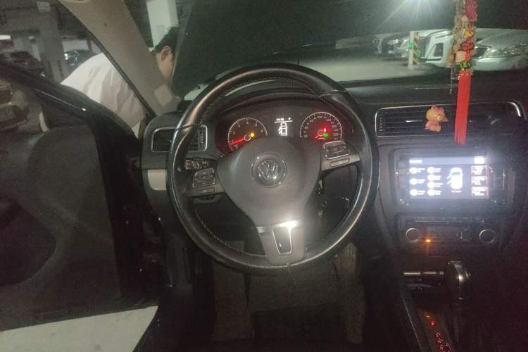 Used Volkswagen Sagitar 2012 1.4TSI Automatic Luxury Edition