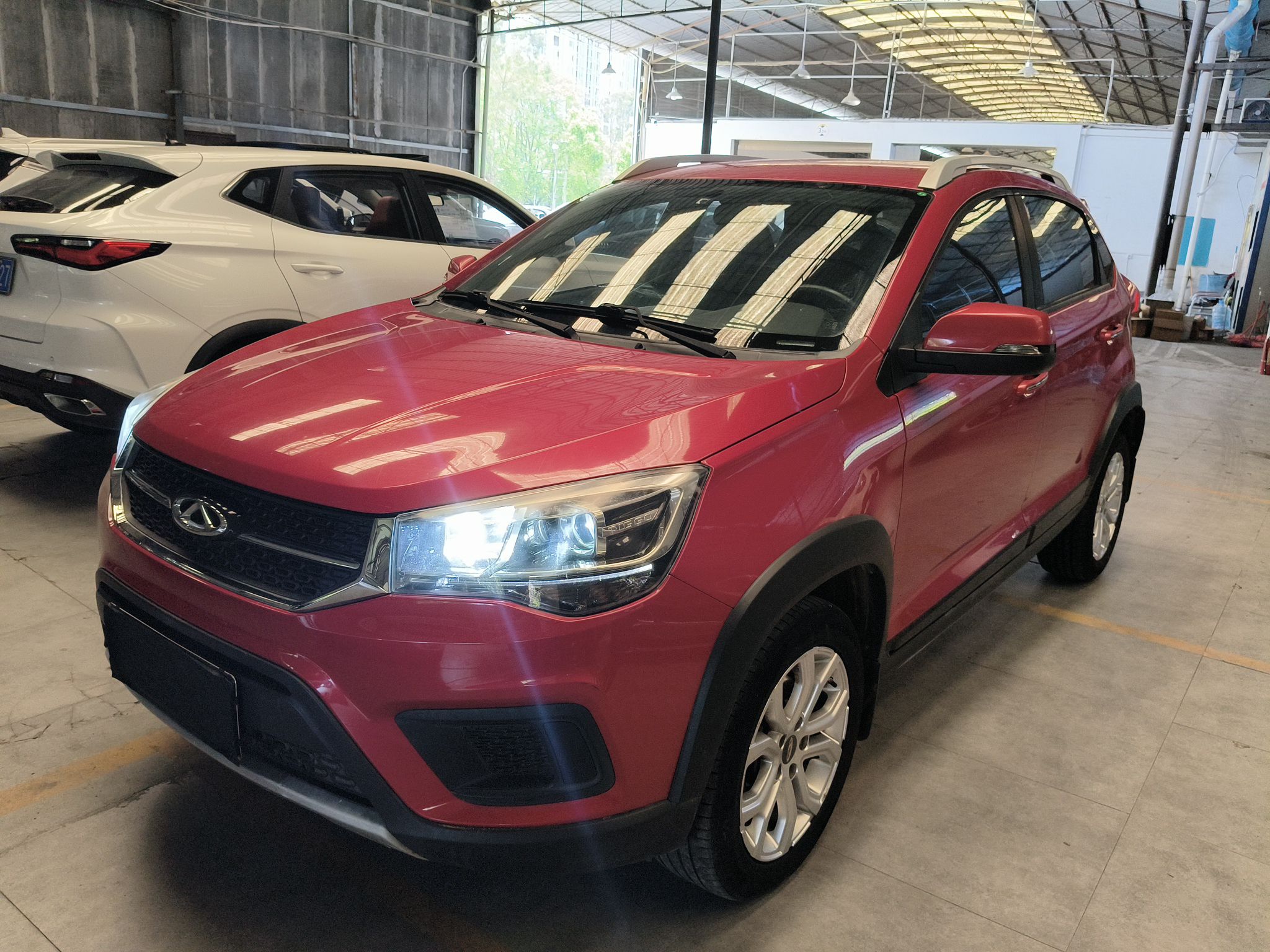 تحت مقدمة السيارة