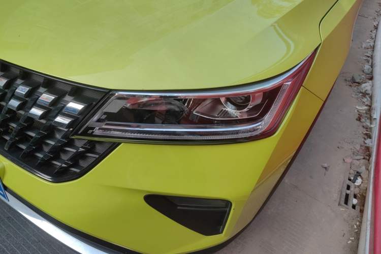 Used Wuling Alvez 2022 1.5L Manual Comfort Version Left Front Headlight