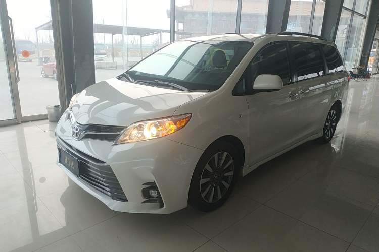 Used Toyota Sienna 2019 3.5L Two-Wheel Drive LE Trim 7 Seats U.S. Specification