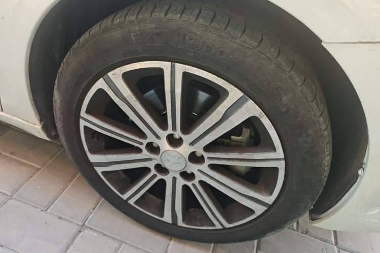 Used Peugeot 408 2016 1.6T Automatic Luxury Edition Right Front Wheel Hub