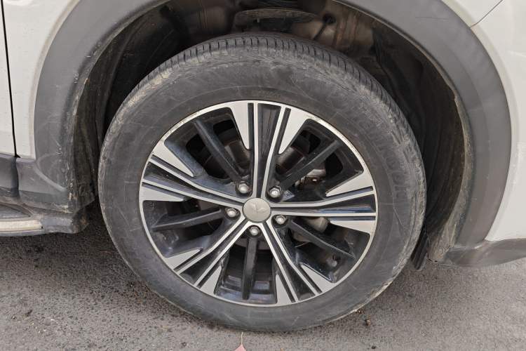 Used Mitsubishi Eclipse Cross 2019 1.5T CVT Two-Wheel Drive Fearless Edition China VI Standard Right Front Wheel Hub