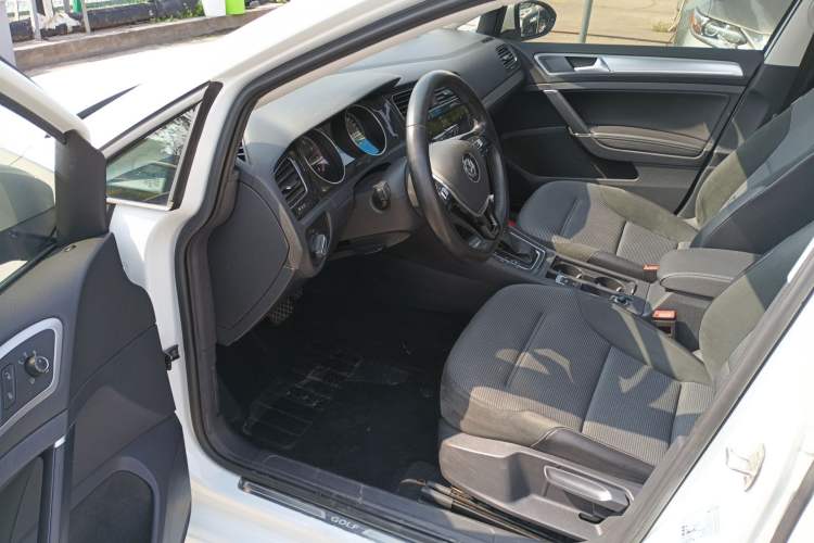 Used Volkswagen Golf 2020 280TSI DSG Comfort Version
