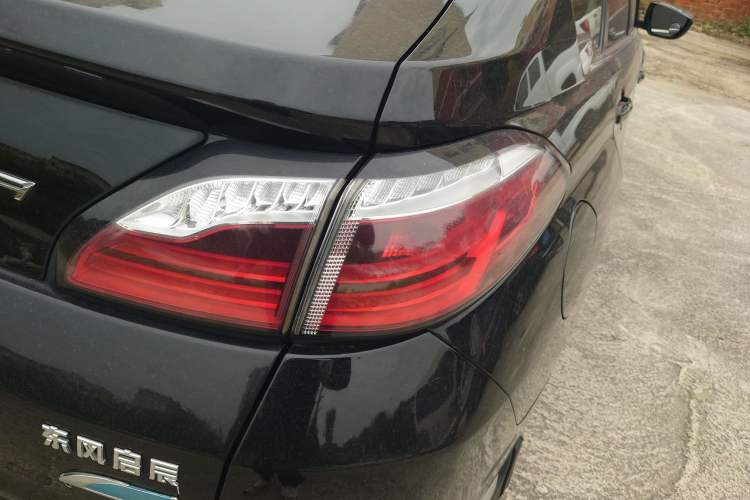 Used Venucia T90 2017 2.0L CVT Smart Edition
