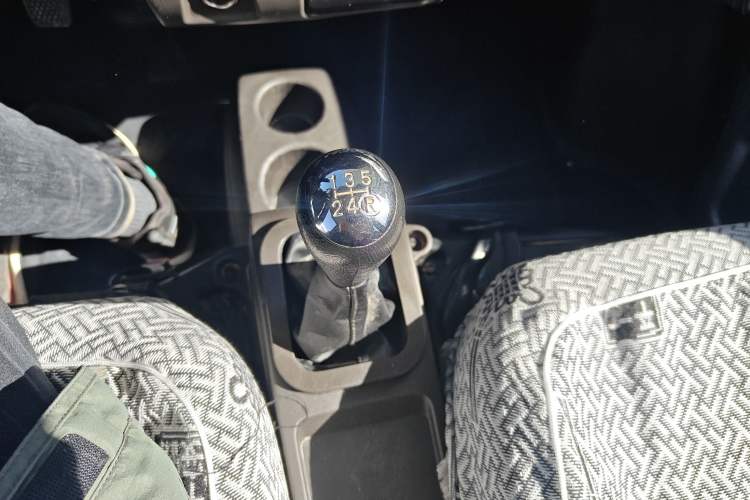 Used Dongfeng Xiaokang K07S 2022 1.3L High-Power Base Version Gear Lever