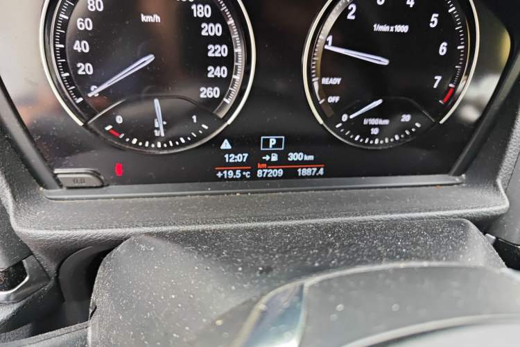 Used BMW 1 Series 2017 118i Sport Edition Odometer Close Up