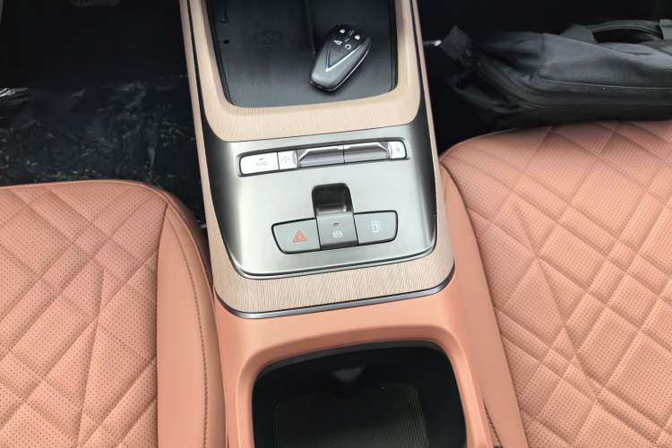 Used Changan Eado PHEV 2025 Smart New Blue Whale 145KM Battleship Edition
