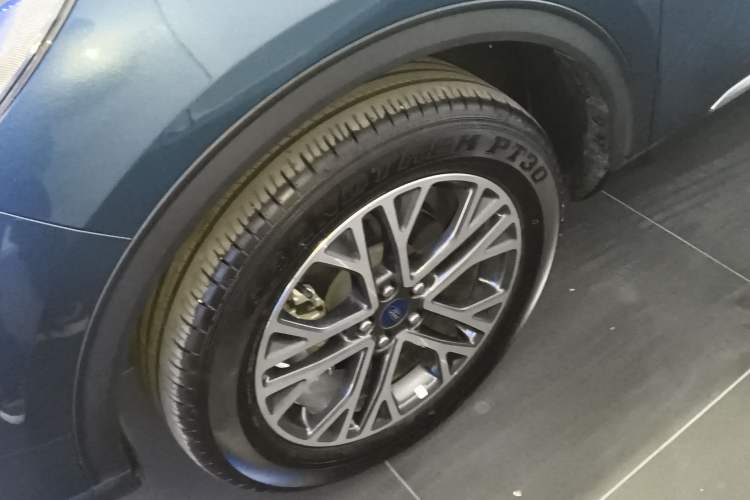 Used Ford Escape 2020 EcoBoost 245 Two-Wheel-Drive Titanium Edition