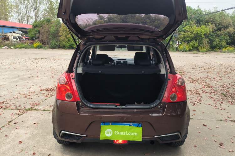 Used Suzuki Swift 2014 1.5L Automatic Fashion Edition Trunk