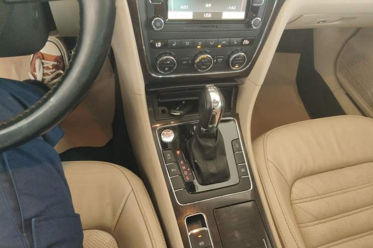 Used Volkswagen Passat 2015 1.8TSI DSG Prestige Edition
