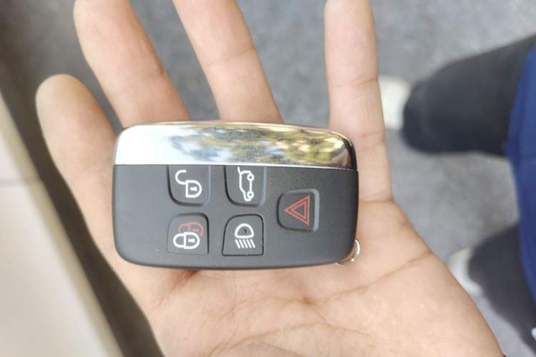 Used Land Rover Discovery Sport 2017 2.0T SE
