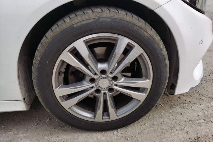 Used Mercedes-Benz C-Class 2016 C 200 L Sport Edition Right Front Wheel Hub