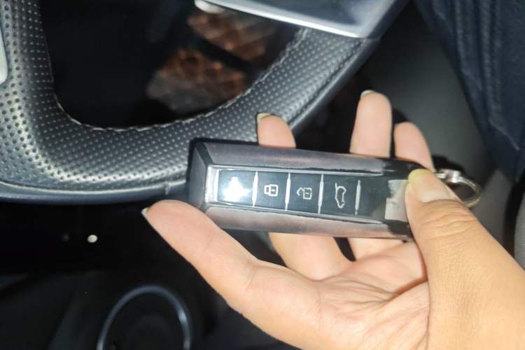 Used Wey VV5 2017 2.0T Ultra-Luxury Version Interior 1