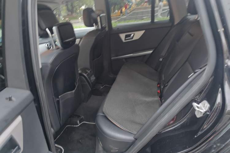 Used Mercedes-Benz GLK-Class 2013 GLK 300 4MATIC Dynamic Sunroof Model