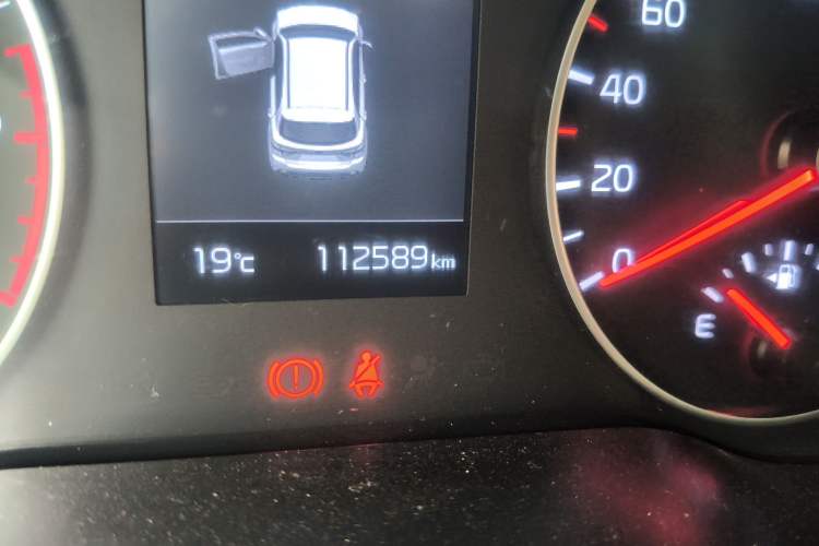 Used Kia KX Cross 2017 1.4L AT GLS Odometer Close Up