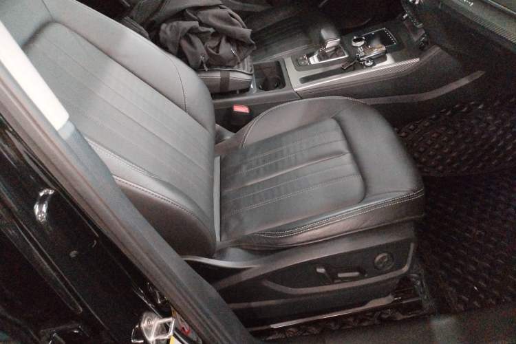 Used Audi Q5L 2020 45 TFSI Prestige Fashion Model Right Front Seat