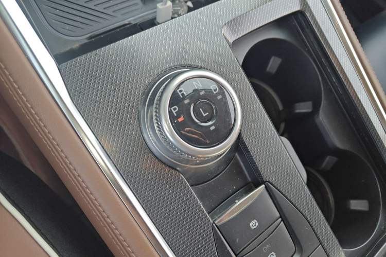 Used Ford Explorer 2023 EcoBoost 285 Four-Wheel Drive Titanium Edition 6 Seats