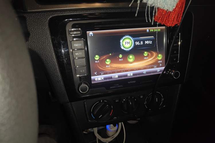 Used Volkswagen Santana 2013 1.6L Manual Comfort Edition
