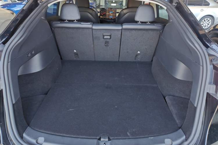 Used Tesla Model Y 2022 Rear-Wheel-Drive Version Trunk