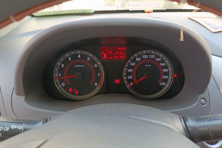 Used Hyundai Verna (older generation) 2014 1.4L Automatic Leading-Edge GLX Instrument Cluster