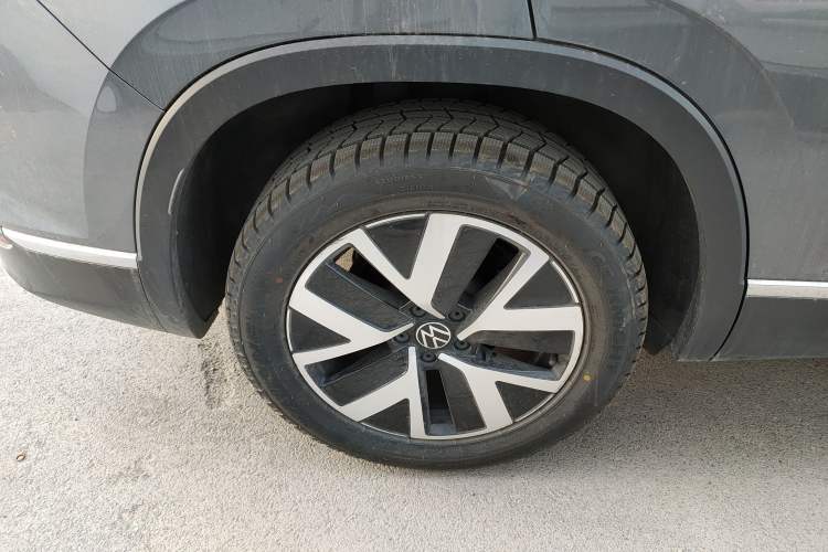 Used Volkswagen Tayron 2023 300TSI Two-Wheel-Drive Luxury Plus Advanced Edition Exterior 5