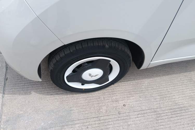 Used Wuling Hongguang MINIEV 2024 3rd Generation 215km Youth Edition Left Front Wheel Hub